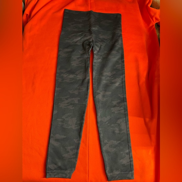 Spanx Camo Design Leggings - Picture 2 of 4